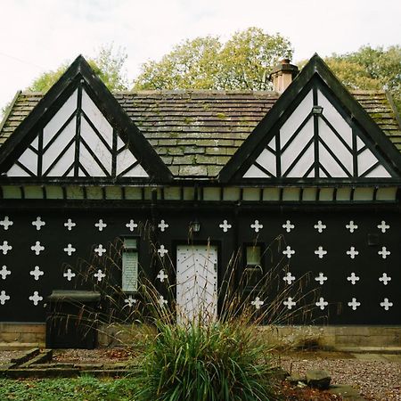 The Gatehouse At Samlesbury Hall Exterior photo